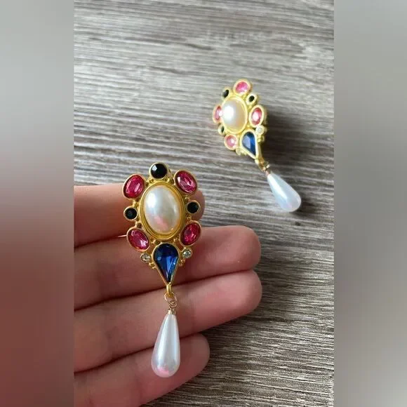 Clip on vintage style earrings A61 - Picture 2 of 4